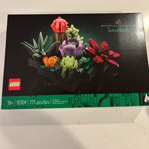 NIB LEGO Botanical Collection Succulents